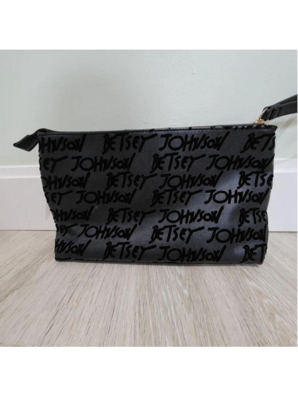 Betsey Johnson Clutch Bag Womens Small Black Logo Wristlet Faux Leather Zip